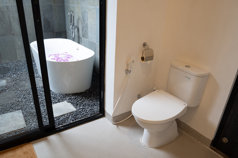 Bathroom 9