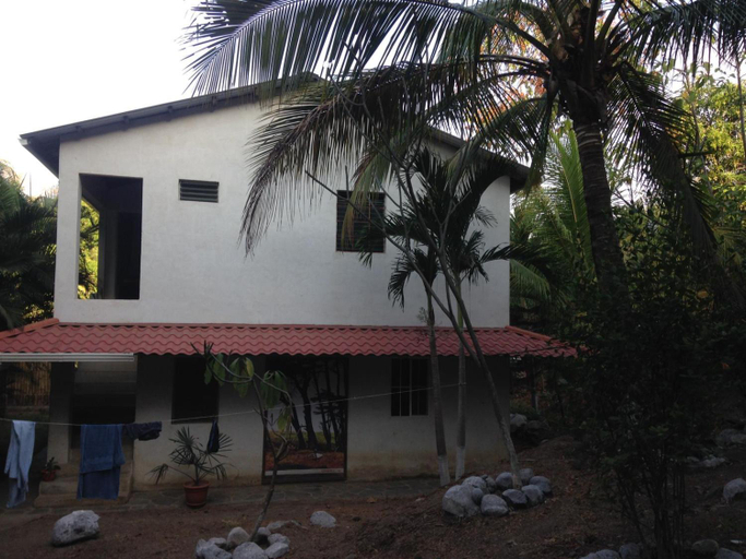 Others 2, Hostal El Balsamo, Tamanique
