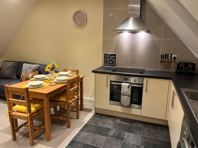 Private kitchen 2, Central Location 2-bed Apartment in Maidstone, Kent