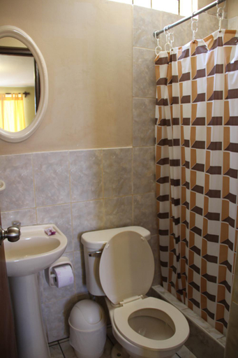 Bathroom 2, Hostal Tambo Colorado, Pisco