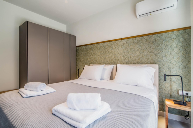 Room 4, Blue Symphony Suites & Apartments, Ionian Islands