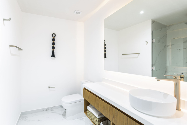 Bathroom 4, Mistiq Temple II, Cozumel