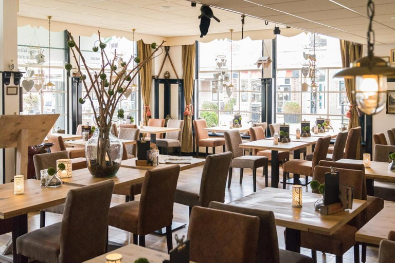 Food & Drinks 5, Hotel de Gulden Leeuw, Nijefurd