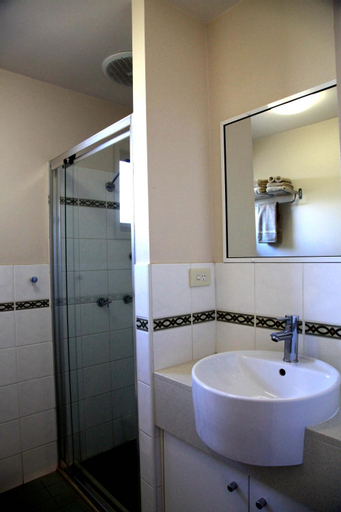 Bathroom 4