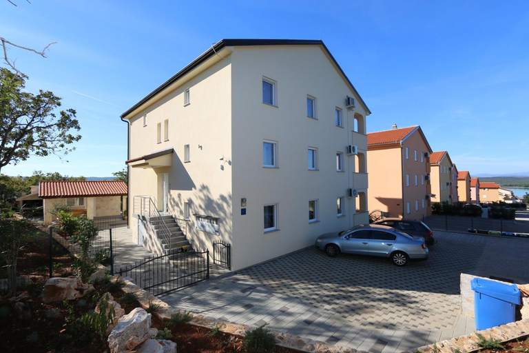Others 2, Apartments Lili, Dobrinj