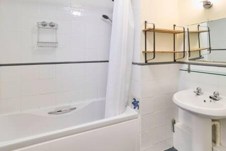 Bathroom 3, Host Stay Cobb Court, Kent