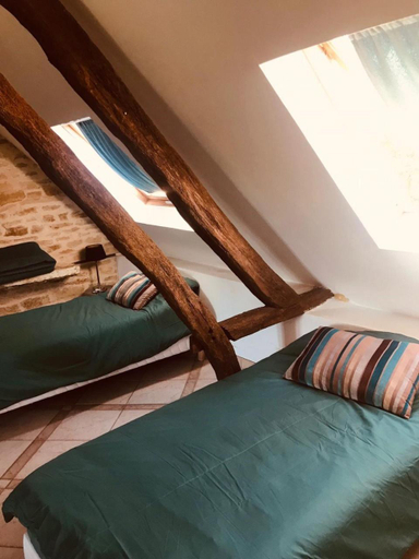Bedroom 2, Dependance du Ru d'ausson 4 personnes, Yonne
