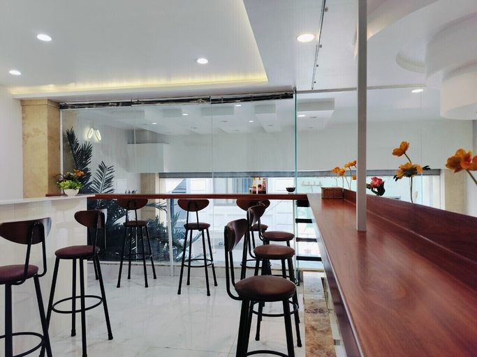 Food & Drinks 5, Adventure Hotel, District 1