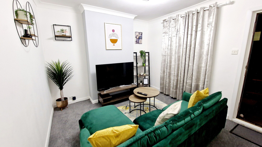 Living area 5, Gillingham Home - Sleeps 4 - Comfort & Convenience, Medway