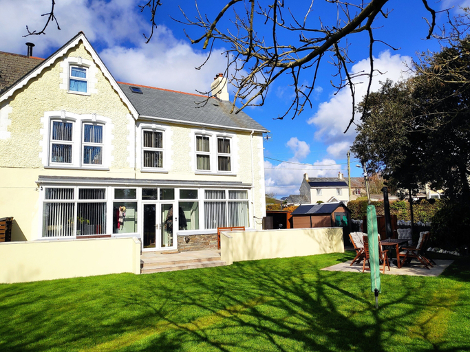 Exterior & Views 2, Chandlers Lodge B&B, Cornwall