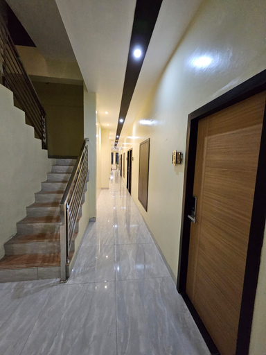 Others 5, Hotel Star, Lahat