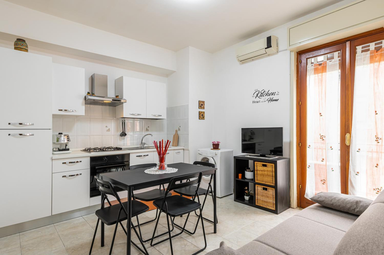 Others 4, GuestHost - Catania Central and Comfy Apartment, Catania