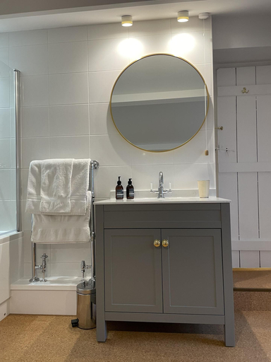 Bathroom 3, Simple Luxury in Brecon Beacons Village House, Carmarthenshire