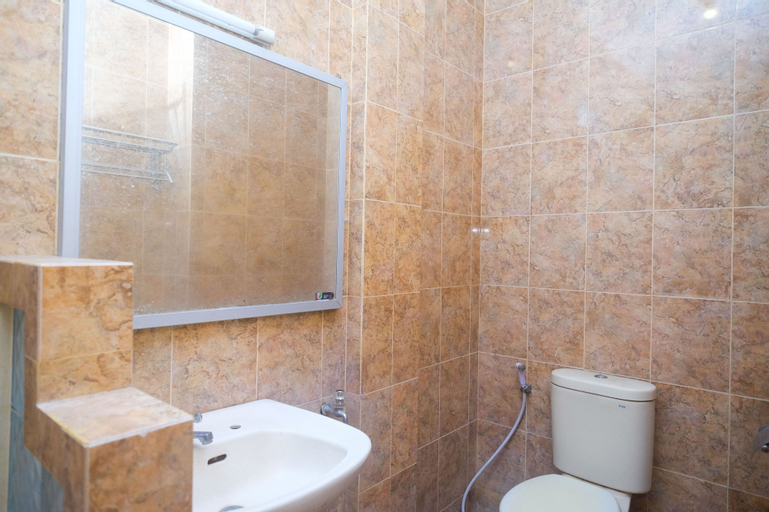 Bathroom 19