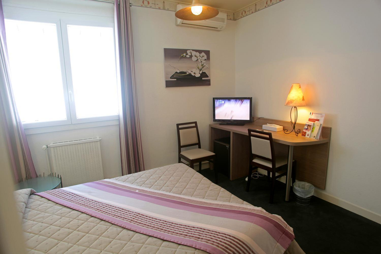 Bedroom 2, Hotel restaurant LOGIS HOTELLERIE DE BALAJAN, Hérault