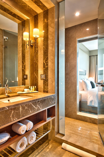 Bathroom 4, Renaissance Istanbul Bosphorus, Beşiktaş