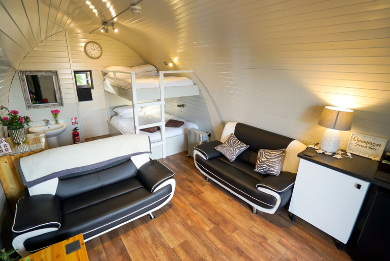 Fitness facility, Deluxe Glamping Pod with Hot Tub, Cheshire West and Chester