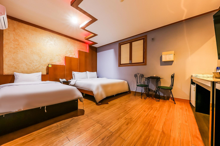 Bedroom 2, Hongseong Carnegie, Hongseong