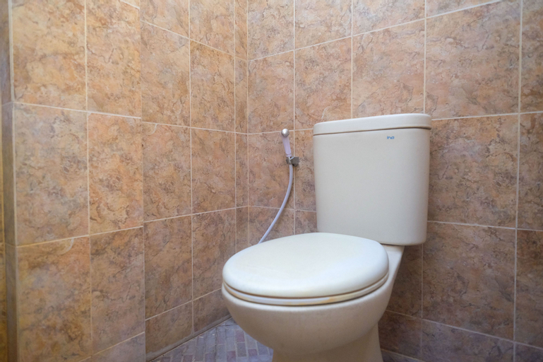 Bathroom 15