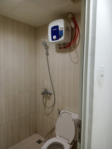 Bathroom, Apartemen Sentul Tower by Apandi, Bogor