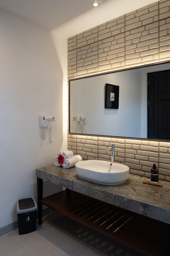 Bathroom 11