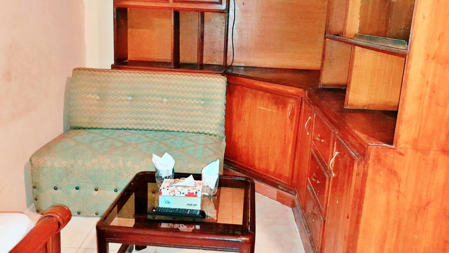 Others 5, Hotel Super Seven, Lahore