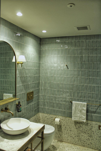 Bathroom 4, The Bowral Hotel, Wingecarribee