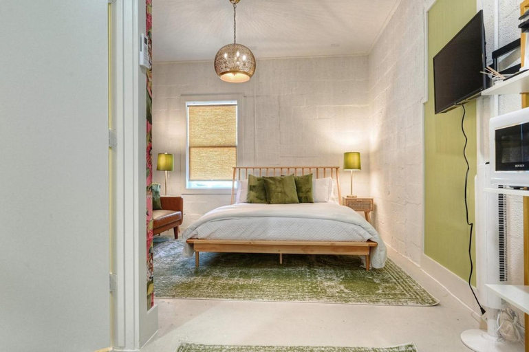 Bedroom, Room 7 Oleander Hotel Walk to Cruise Terminal, Restaurants & The Strand, Galveston