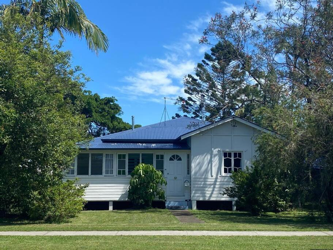 Original Surf Cottage in heart of Pottsville Beach, Tweed  - Tweed Coast