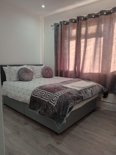 Others 3, Good priced Single Rooms in harrow with shared bathrooms, London