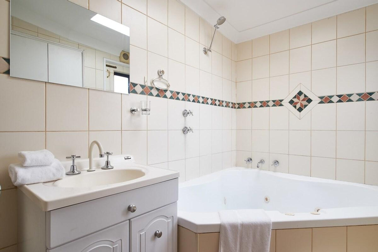 Bedroom 2, Darlington Hideaway - Close to cafes and transport, Sydney