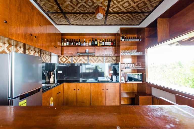 Others 5, Bernis Hostel, Moalboal