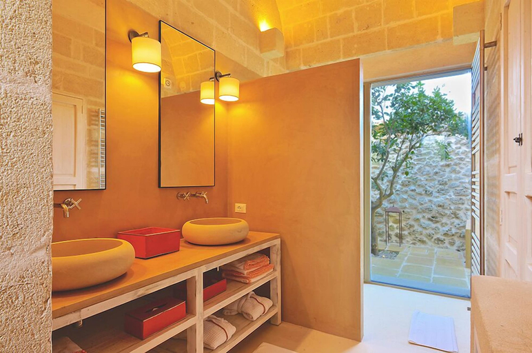 Bathroom 5, Masseria Trapanà, Lecce