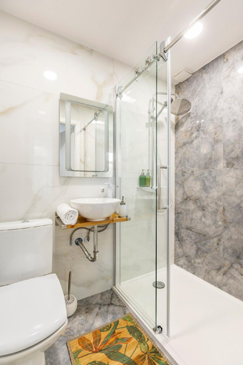 Bathroom 2, Cozy&Quiet, 24h check in, free parking, Zagreb