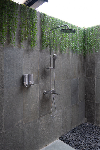 Bathroom 7