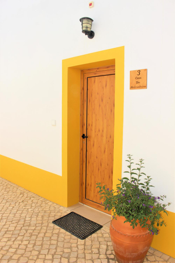 Others 5, Quinta das Alfambras, Aljezur