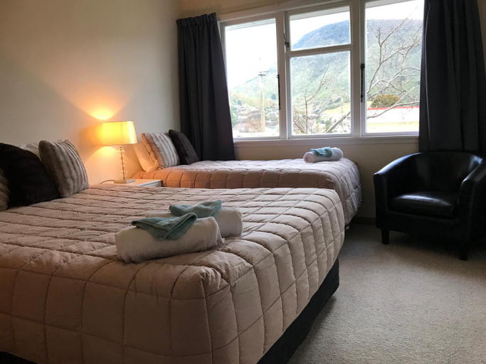 Others 3, Close to Picton Town, Marlborough