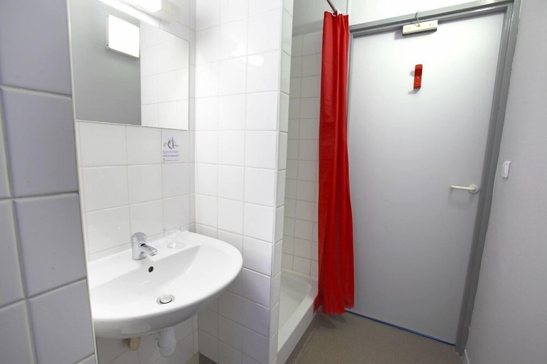 Bathroom 4, La Digue, Pas-de-Calais