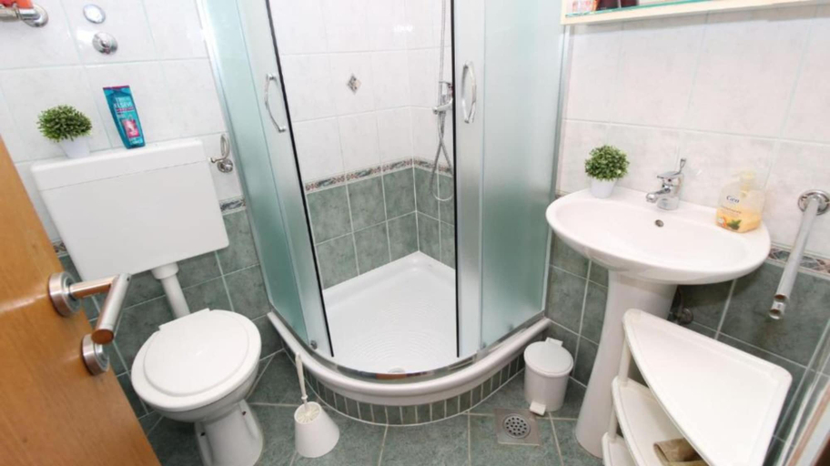 Bathroom 3, Apartments Danijela Novalja, Novalja