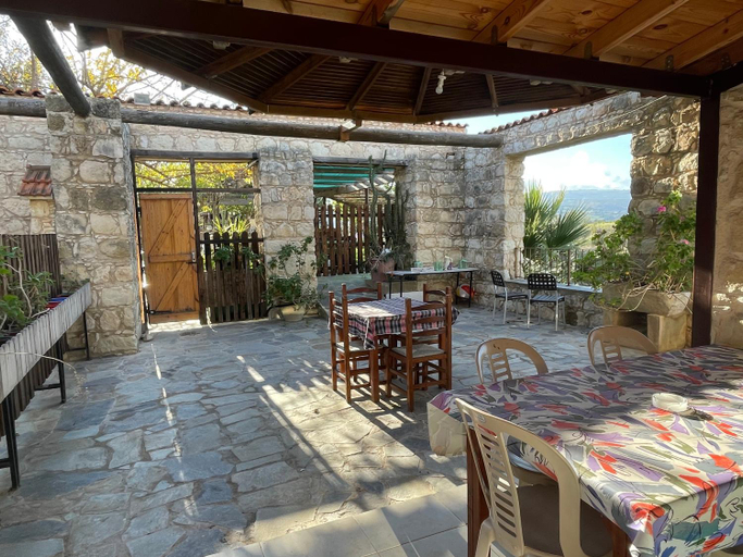 Others 5, Studio with view in Polis area
