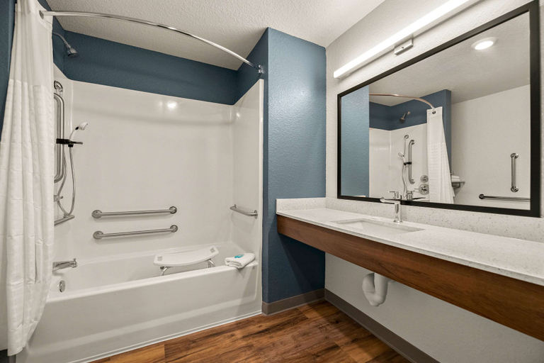 Bathroom 4, Woodspring Suites Port Orange - Daytona Beach, Volusia