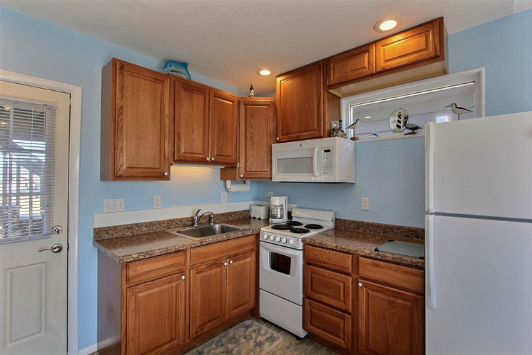 Private kitchen 2, 29 Cabana Anna Studio Bedroom Condo by RedAwning, Dare