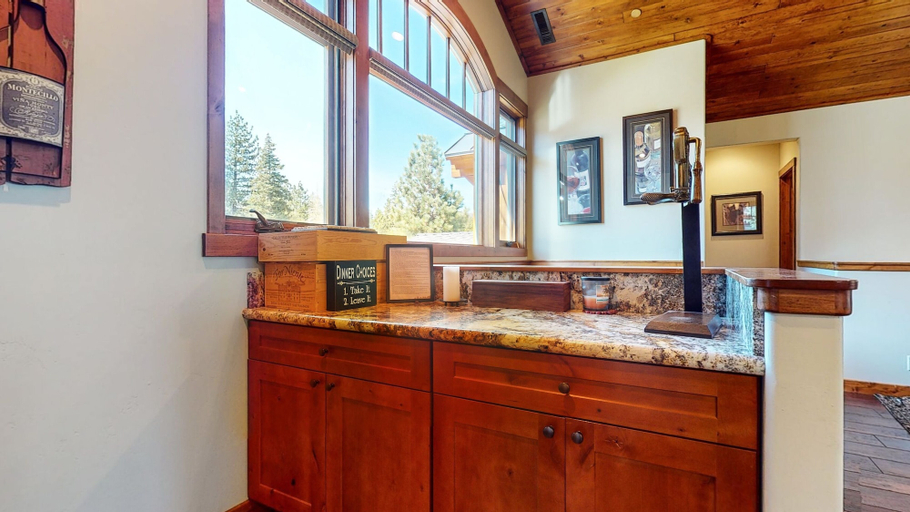 Private kitchen 3, Graystone 2088 4 Bedroom Home by RedAwning, Mono
