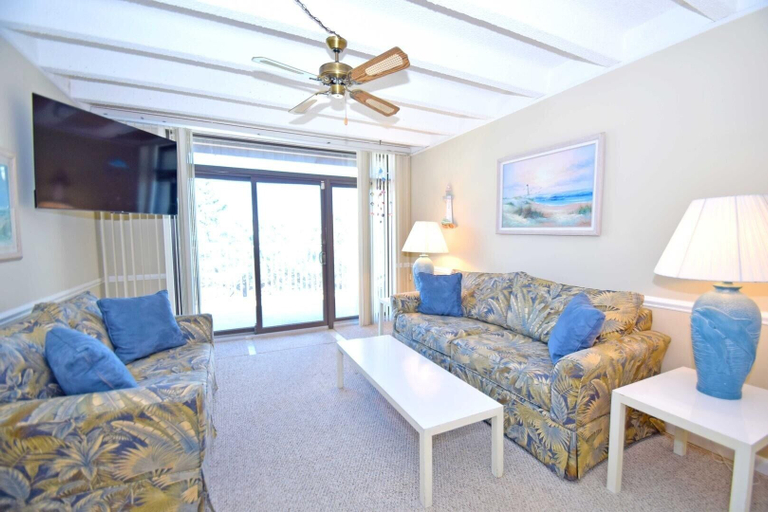 Living area, Jada 1f - Ocean City, Md 2 Bedroom Apts by RedAwning, Worcester