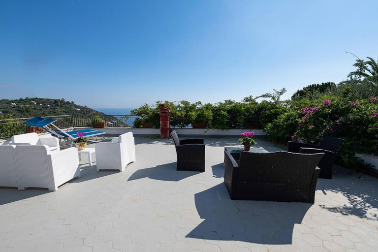 Others 5, Villa Marinella close to the sea with private pool, Napoli