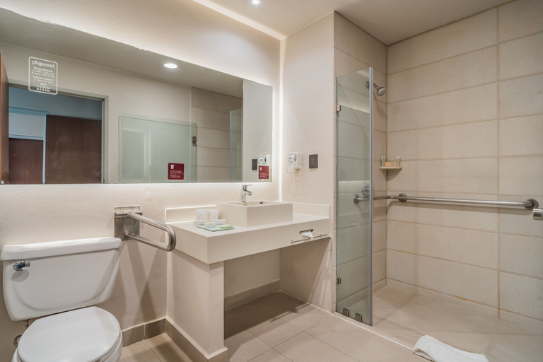 Bathroom 4, City Express Suites by Marriott Querétaro, Querétaro