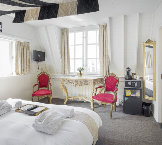 Bedroom 4, Rosalia's Menagerie InnUpstairs, Amsterdam