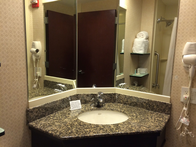 Bathroom 24