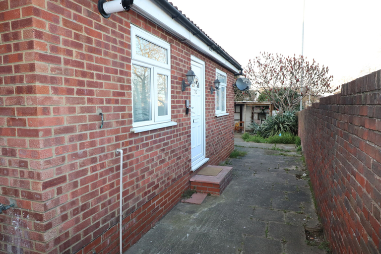 Exterior & Views, 1 Bed Studio in Dartford Town - Orchard Theatre, Kent