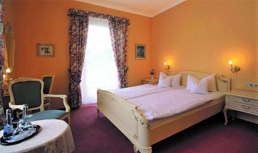 Bedroom 3, HOTEL YOGA JASMIN ehemals Hotel Eberhardt-Burghardt, Breisgau-Hochschwarzwald